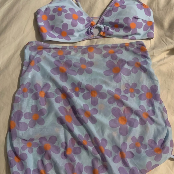 Brand new, 3 piece bathing suit halter ring bikini set with cover up skirt. - Picture 4 of 4